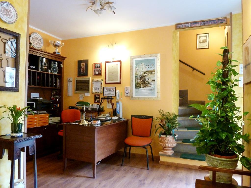 Hotel Sutrium מראה חיצוני תמונה