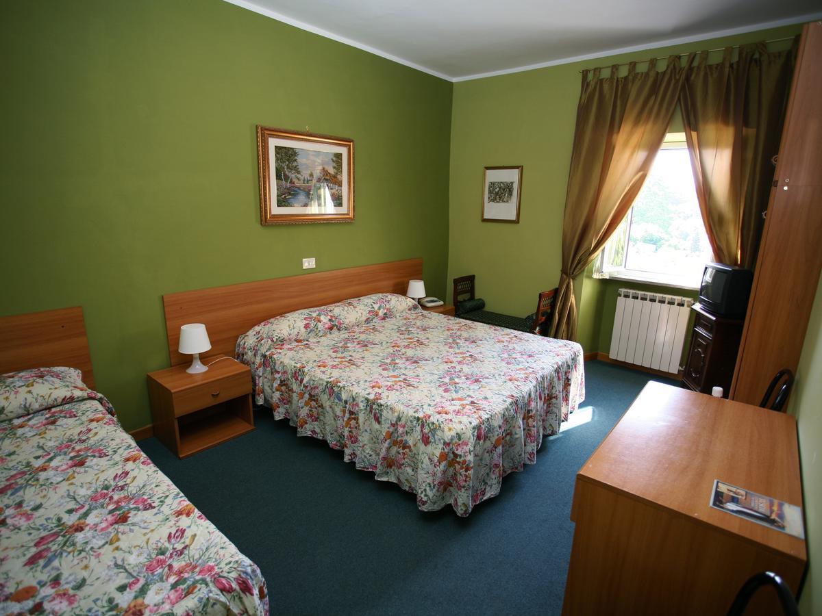Hotel Sutrium מראה חיצוני תמונה